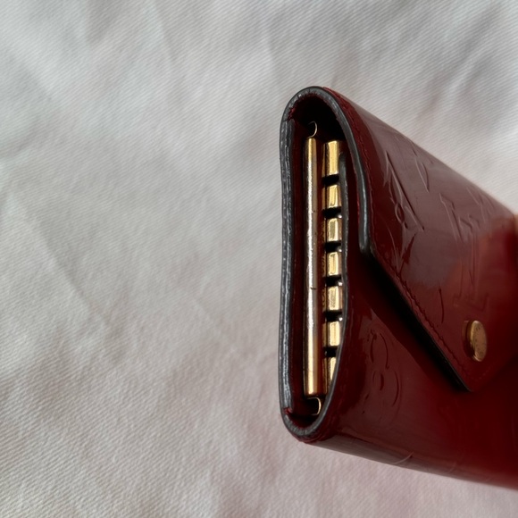 Louis Vuitton Monogram 6 Key Holder - Picture 4 of 7